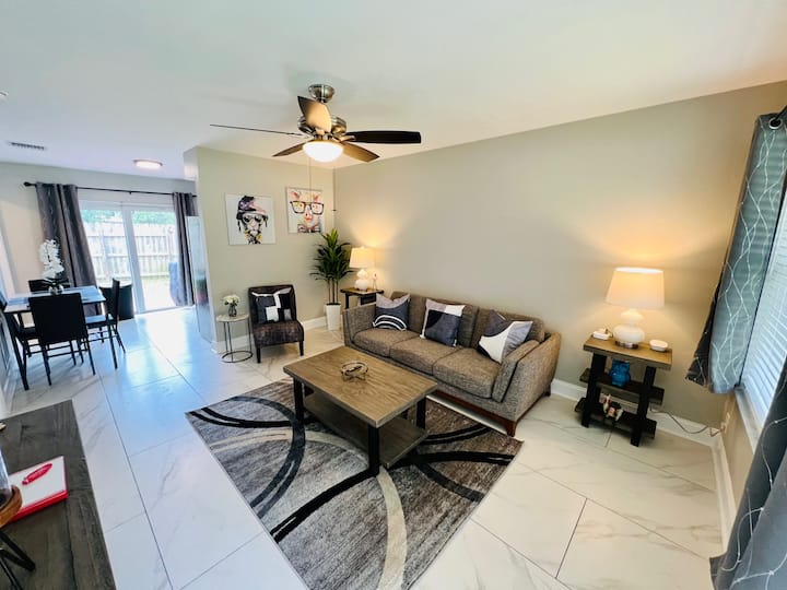 Private Washer/dryer/patio+grill - North Lauderdale, FL