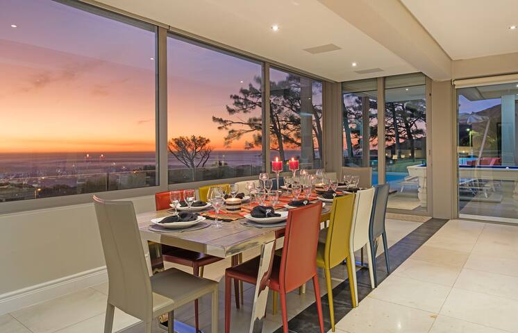 Luxury Villa with Sea Views in Camps Bay gallery image 4