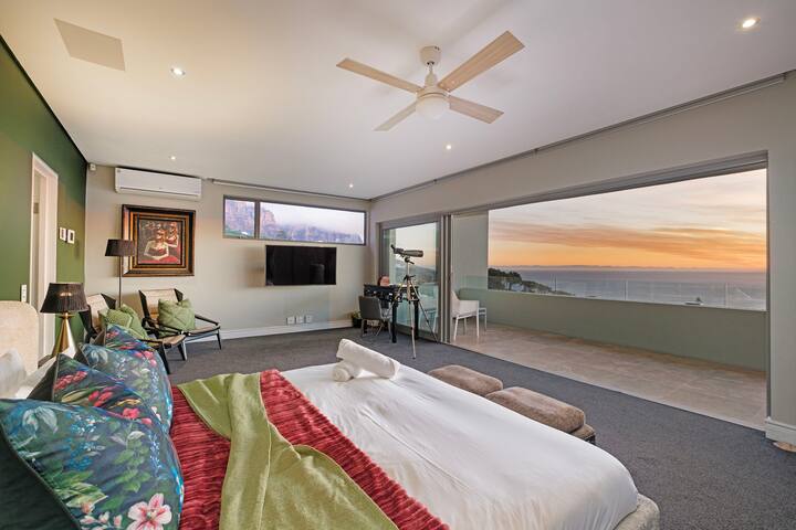 Luxury Villa with Sea Views in Camps Bay gallery image 5