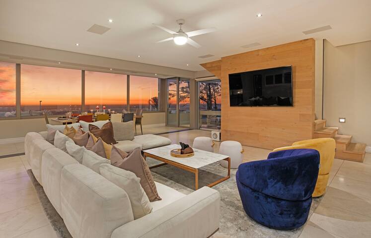 Luxury Villa with Sea Views in Camps Bay gallery image 3
