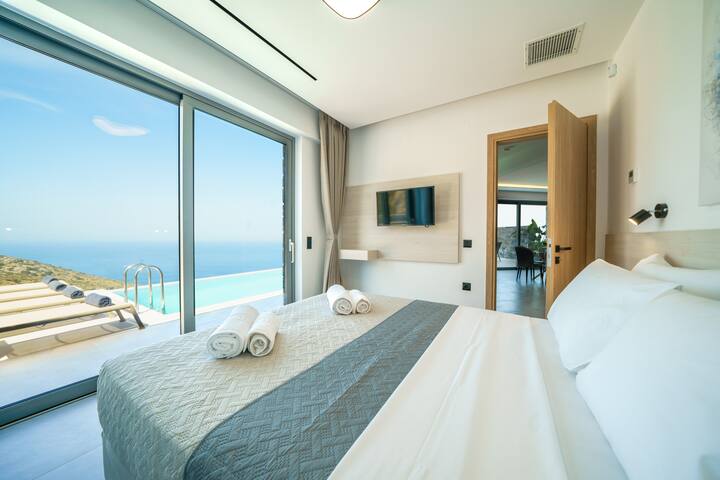 Hilltop Villas | Infinity Pool with Sea Views gallery image 5