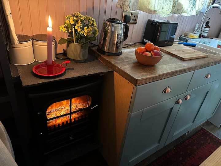 Shepherd's Hut In Brecon Beacons - South Wales