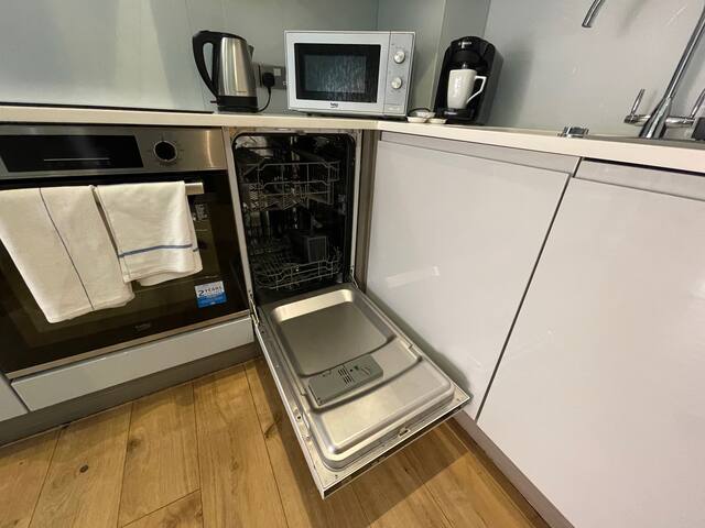 2 bedroom 2 bathroom 6 people @ MCR city centre gallery image 2