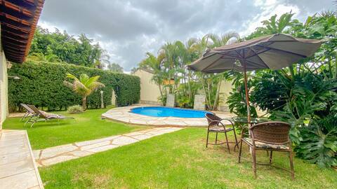 House with swimming pool for season or events