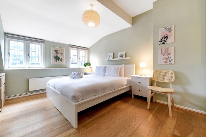 Charming Apartment, Professional Clean, Fast WiFi