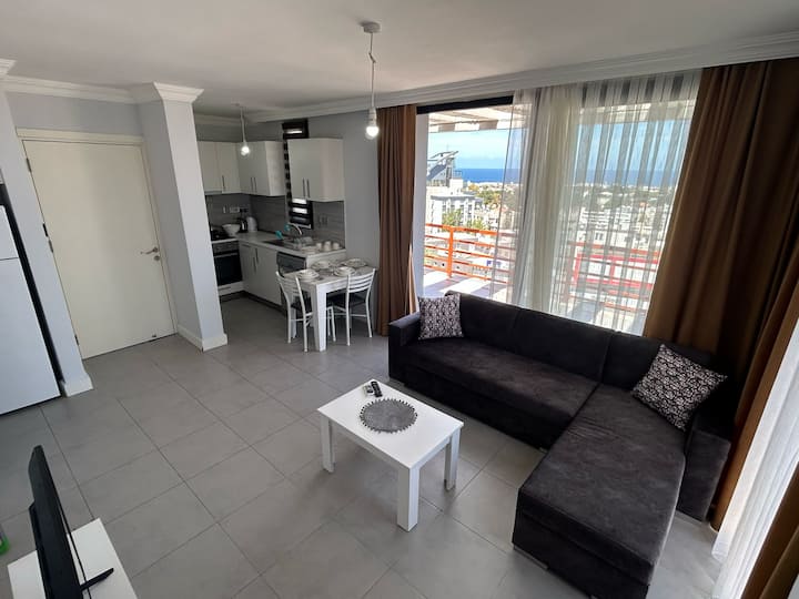 Girne Merkez 1+1 Penthouse Deniz Manzaralı - Kyrenia