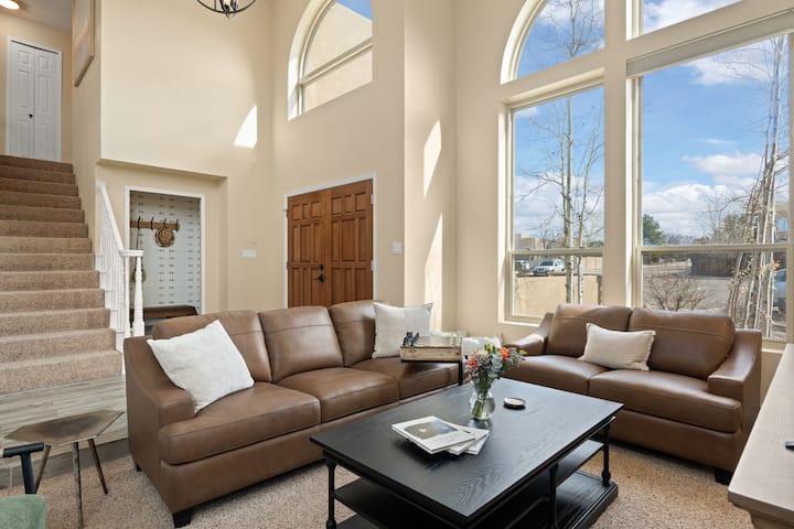Pool + Hot Tub • Family Retreat • Games & Relax - Santa Fe, NM