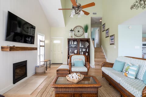 Top performing Airbnb: CLEAN! SPACIOUS, fast Wifi, 7min Walk to Beach in Jamaica Beach