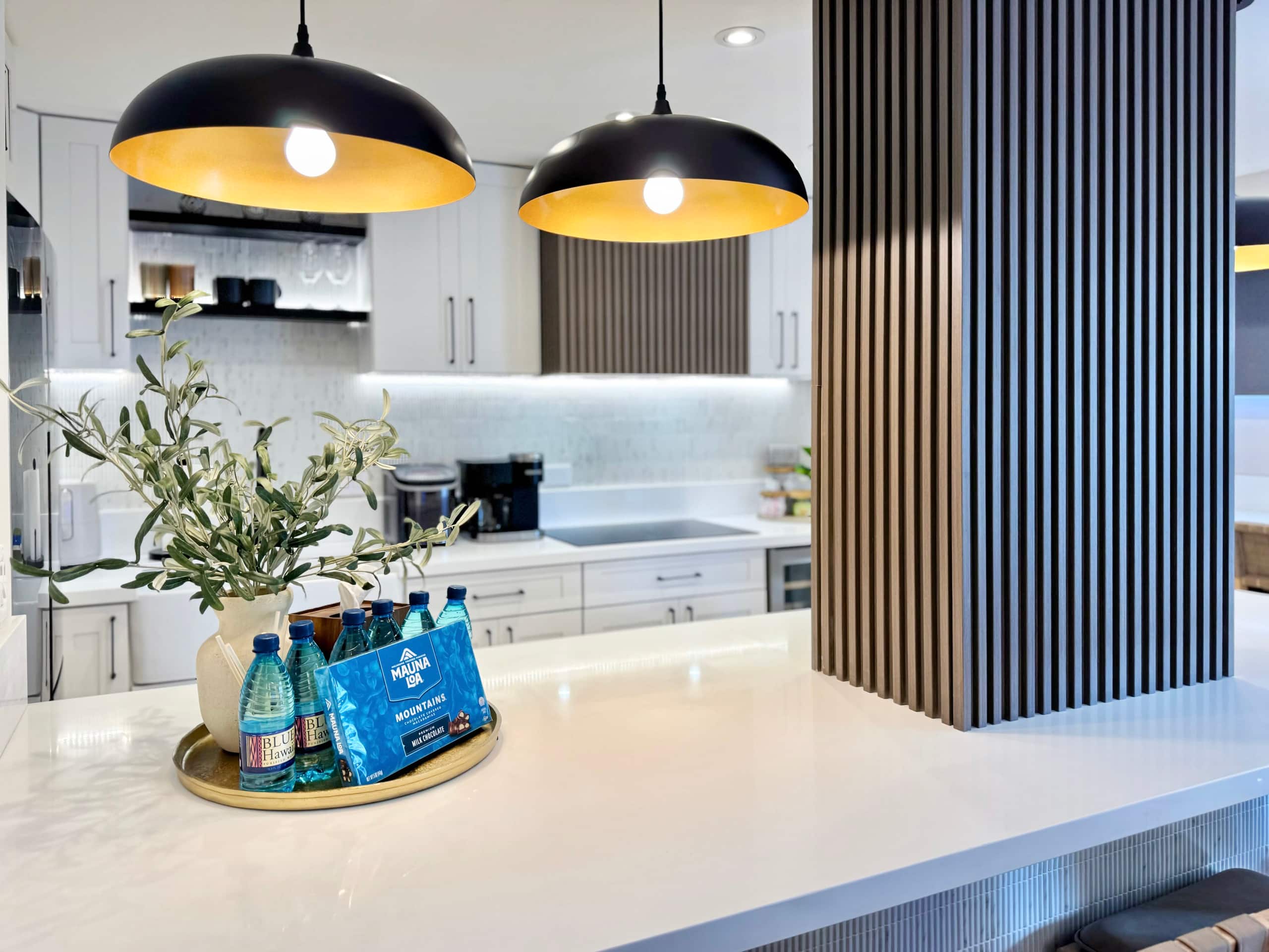 Ultra Modern-Waikiki Beach-Rare 2BR/2BTH/Parking! - Image 21