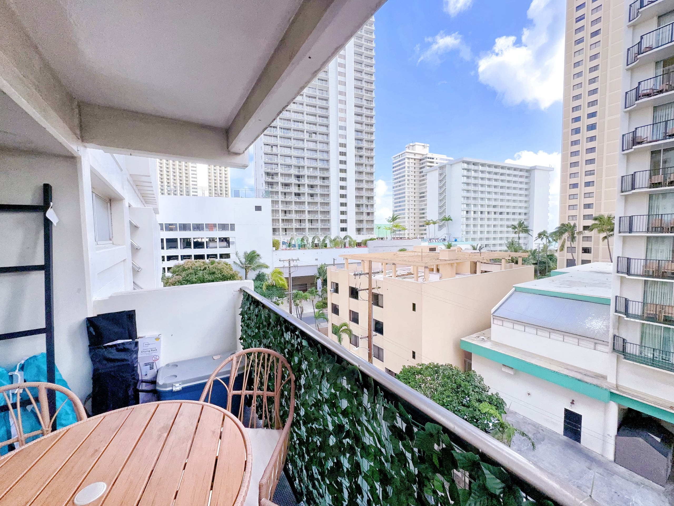Ultra Modern-Waikiki Beach-Rare 2BR/2BTH/Parking! - Image 58