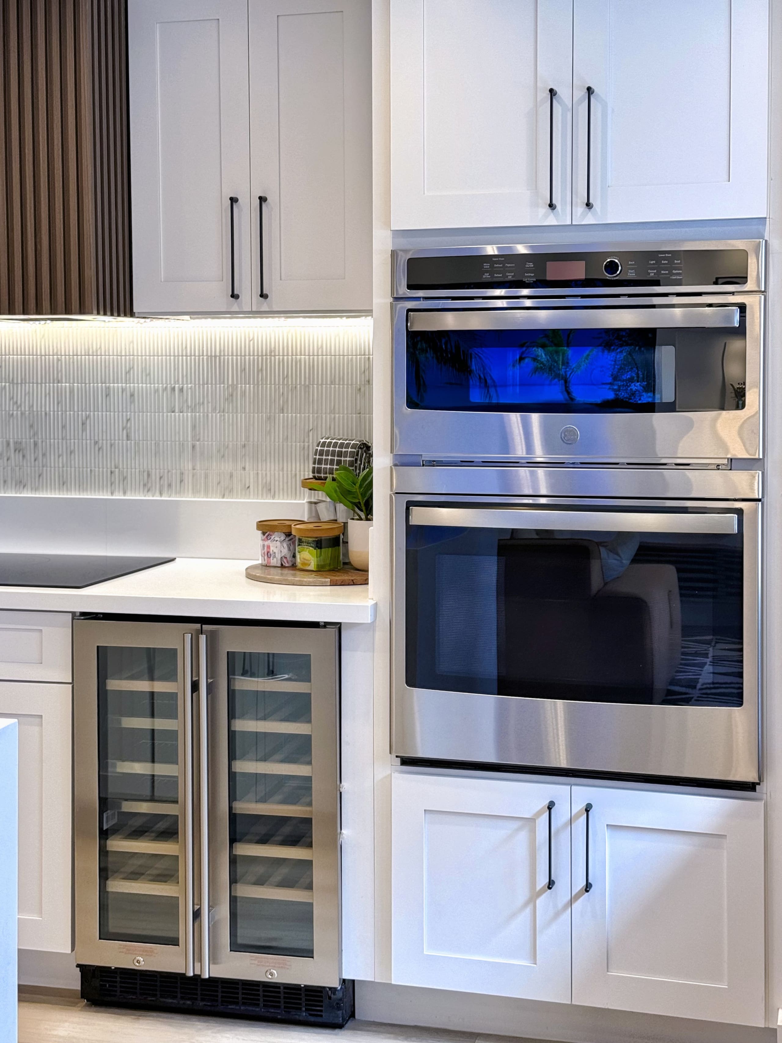 Ultra Modern-Waikiki Beach-Rare 2BR/2BTH/Parking! - Image 23
