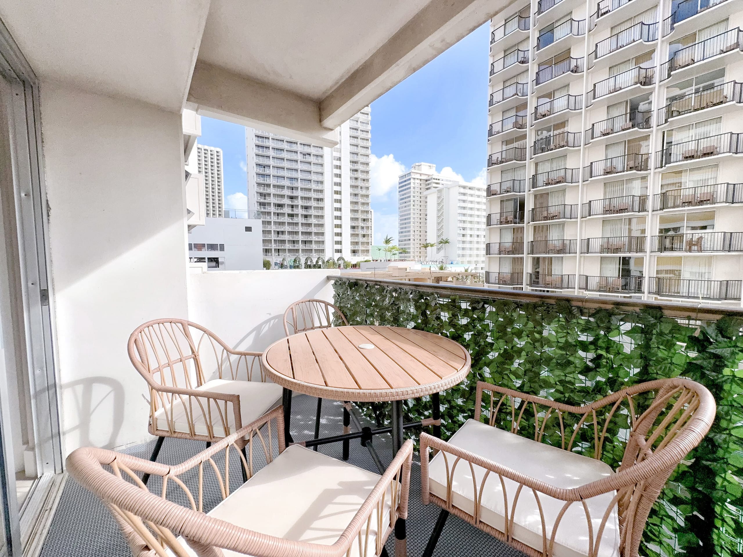 Ultra Modern-Waikiki Beach-Rare 2BR/2BTH/Parking! - Image 60