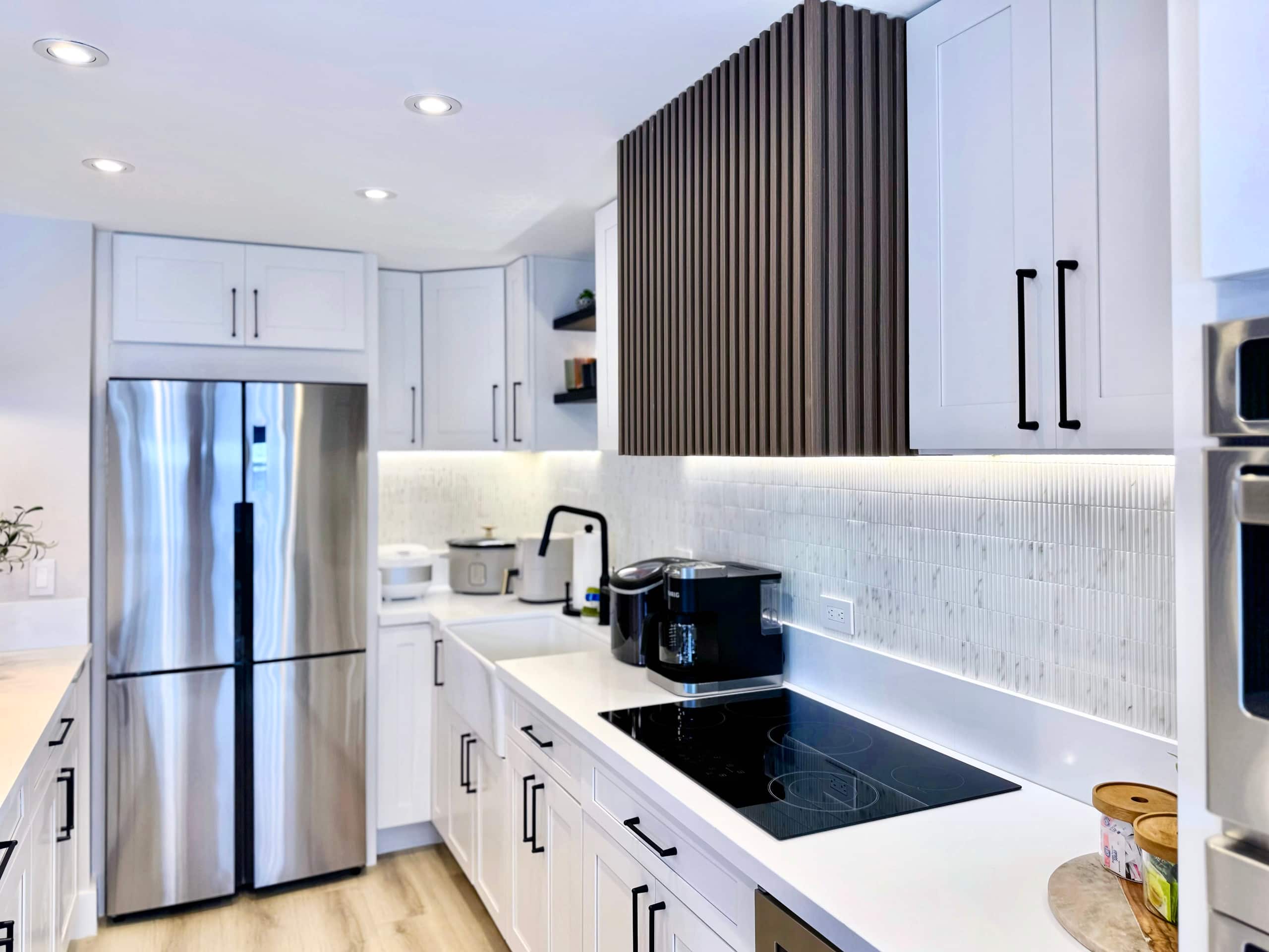 Ultra Modern-Waikiki Beach-Rare 2BR/2BTH/Parking! - Image 22