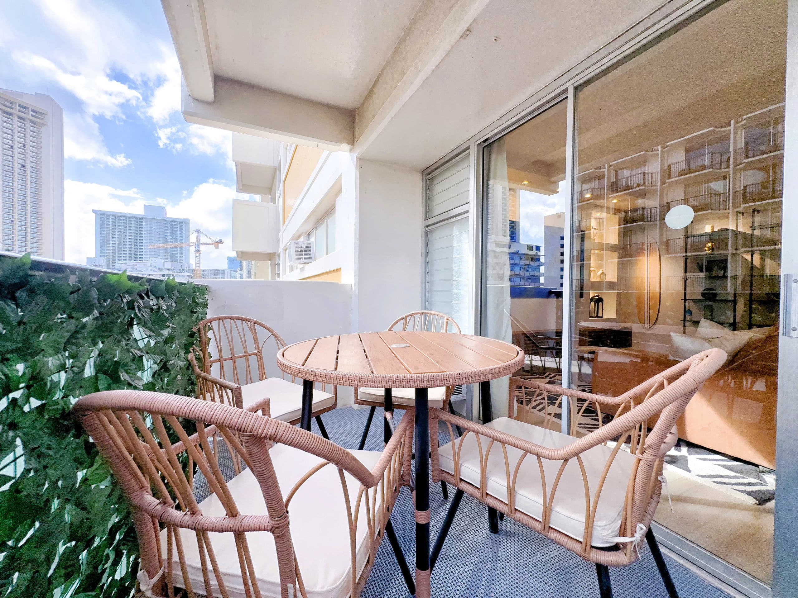 Ultra Modern-Waikiki Beach-Rare 2BR/2BTH/Parking! - Image 54