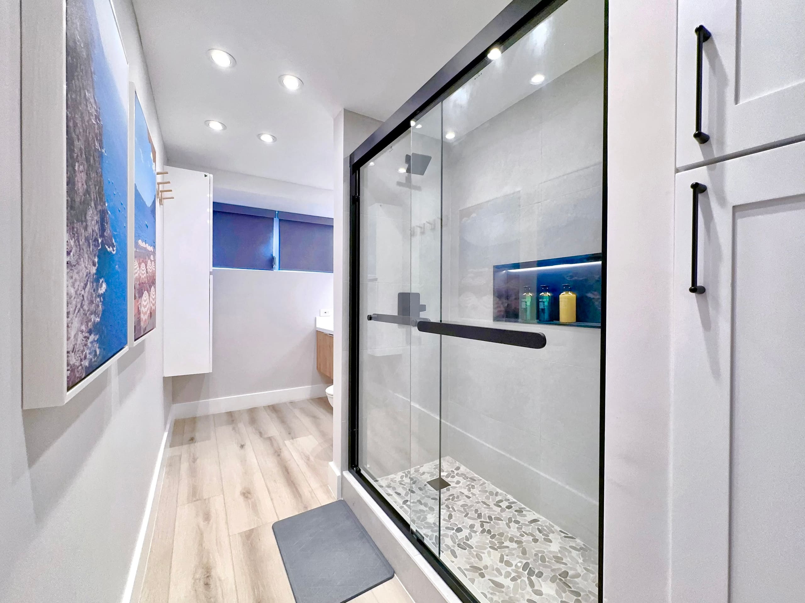Ultra Modern-Waikiki Beach-Rare 2BR/2BTH/Parking! - Image 41