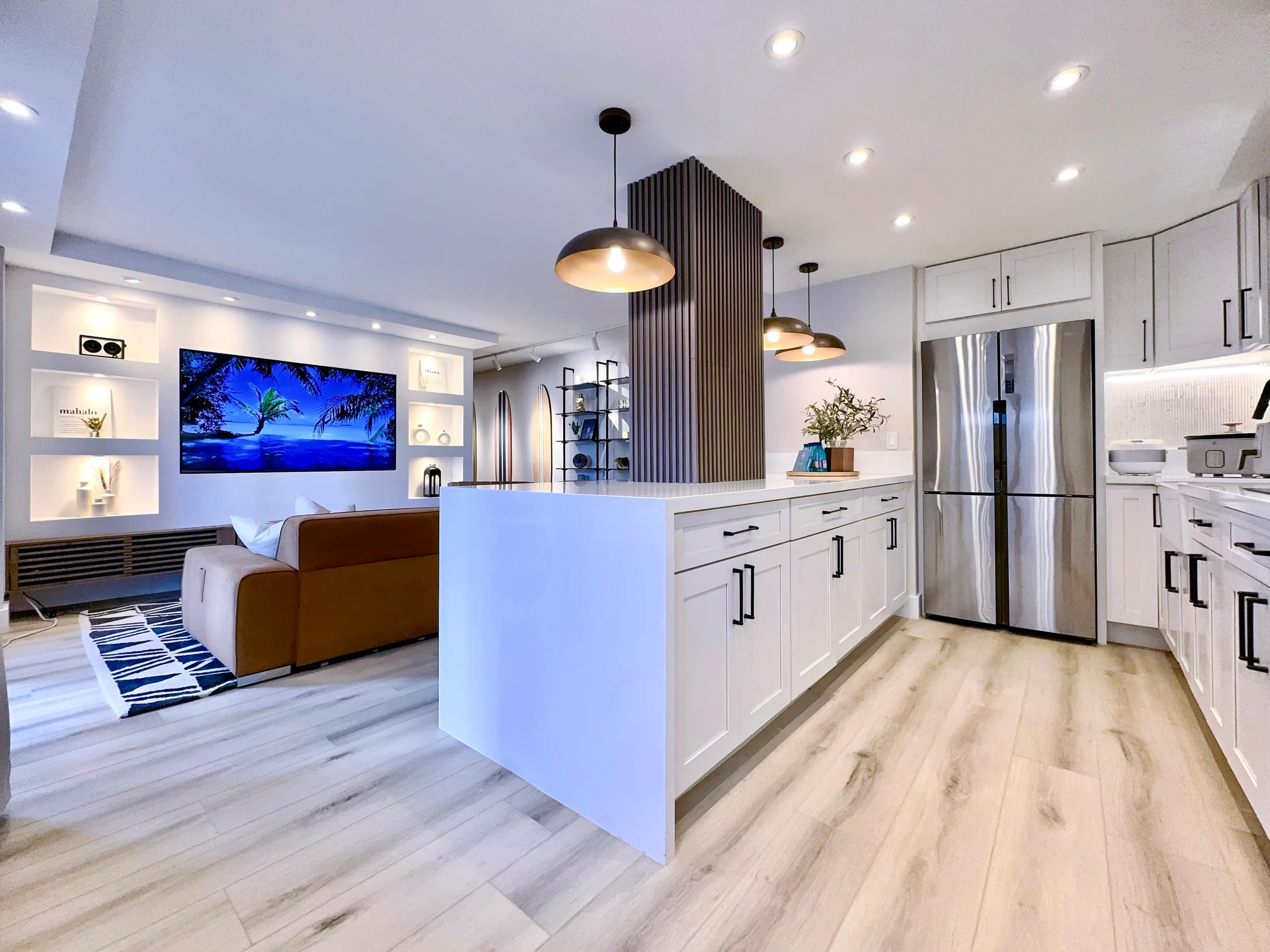 Ultra Modern-Waikiki Beach-Rare 2BR/2BTH/Parking! - Image 5
