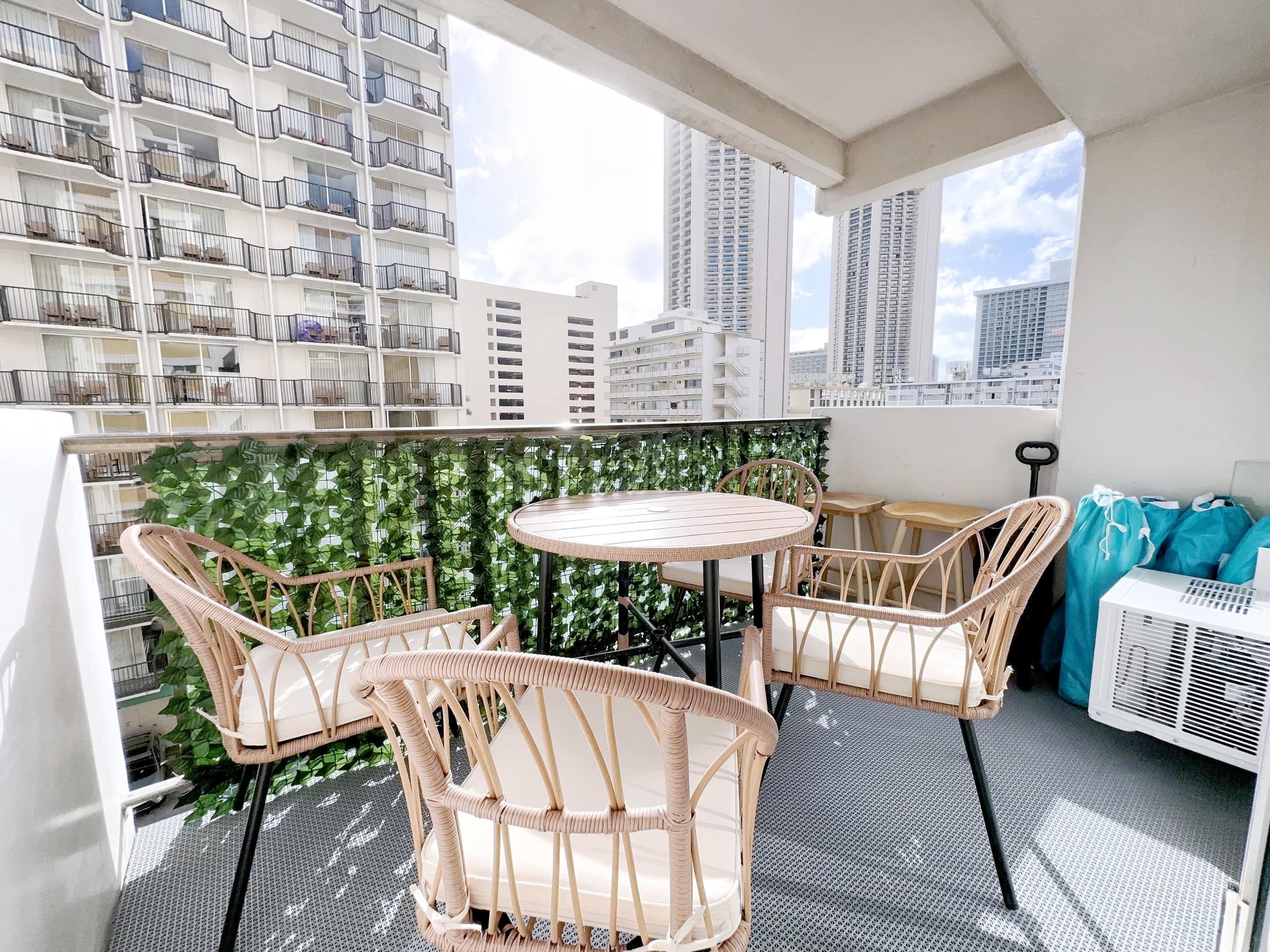 Ultra Modern-Waikiki Beach-Rare 2BR/2BTH/Parking! - Image 59