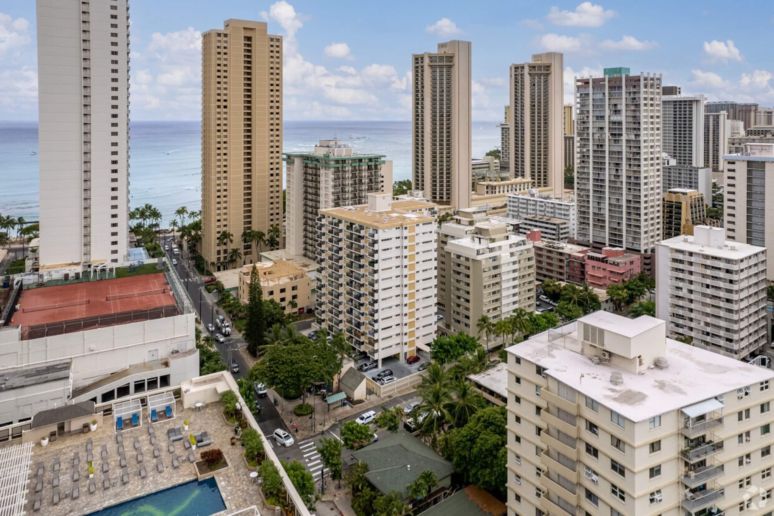 Ultra Modern-Waikiki Beach-Rare 2BR/2BTH/Parking! - Image 63