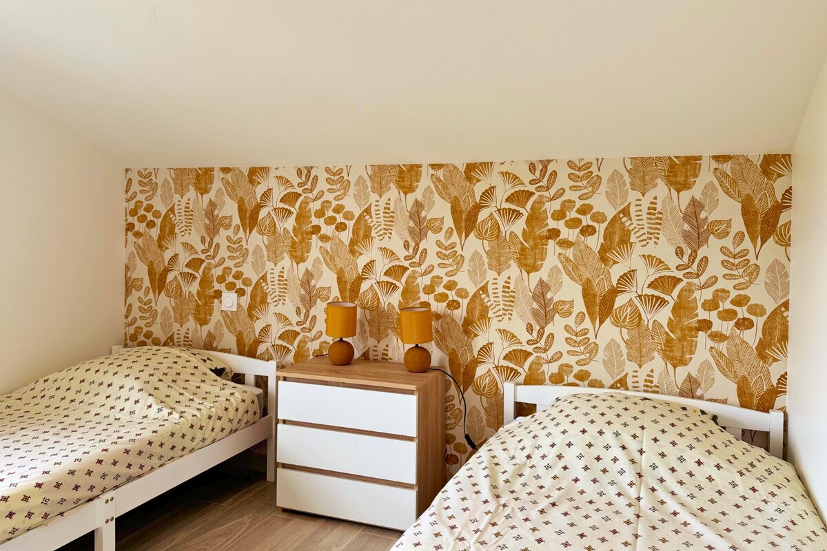 Dhomë me 2 krevate tek