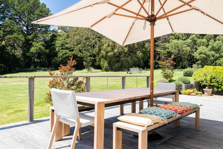 Monterey Stud – Stunning Views! gallery image 4