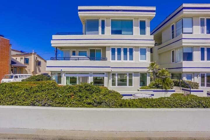 Mission Beach Ocean Views gallery image 3