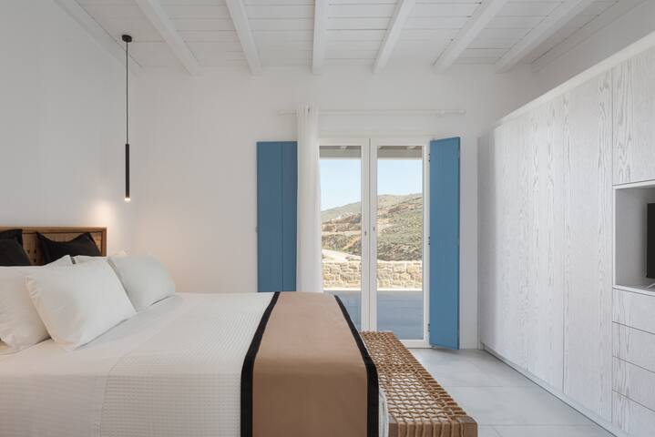 Retreat Hill Luxury Villa One Mykonos gallery image 3