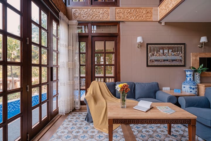 Living room image 4