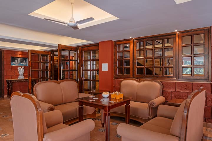Living room image 2