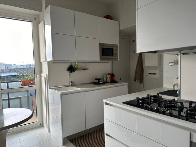 Via Tortona – Luminoso 4 locali gallery image 5