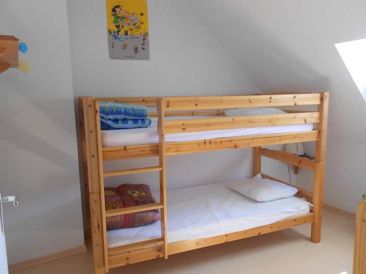 dječja soba ili soba za tinejdžere (osigurana su mala zaštitna vrata za djecu). 