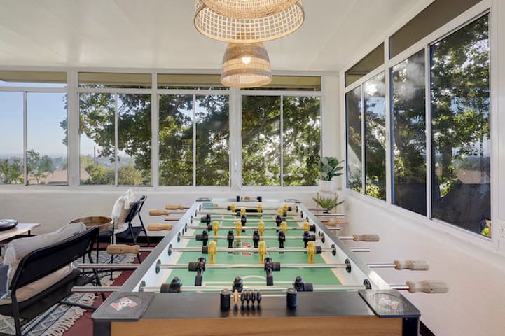 Spacious Family House w/ VIEWS, Foosball, Balcony gallery image 3