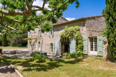 In the heart of a park in Provence Eygalières