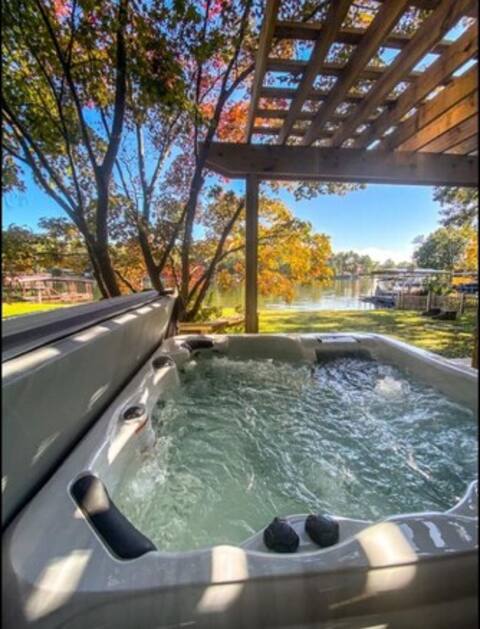 The Little Grey Lakehouse