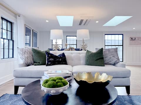 Harbor Peeks, Rooftop Deck, Old Town, Near Shops