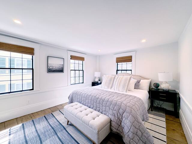 HostedGuest, LLC With Your Host Amy managed Airbnb listing 3