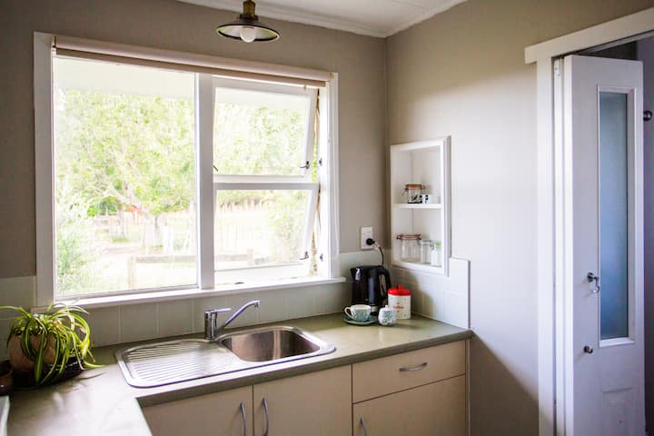 Willow Creek Cottage, Farm Stay. - Cambridge