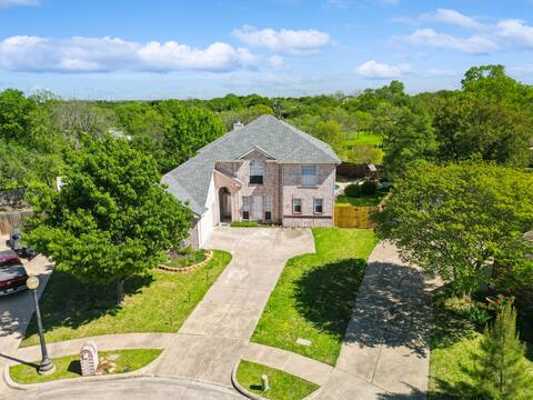 Wellness Oasis 5BR W Pool, BbQ, Yard & Fire Pit