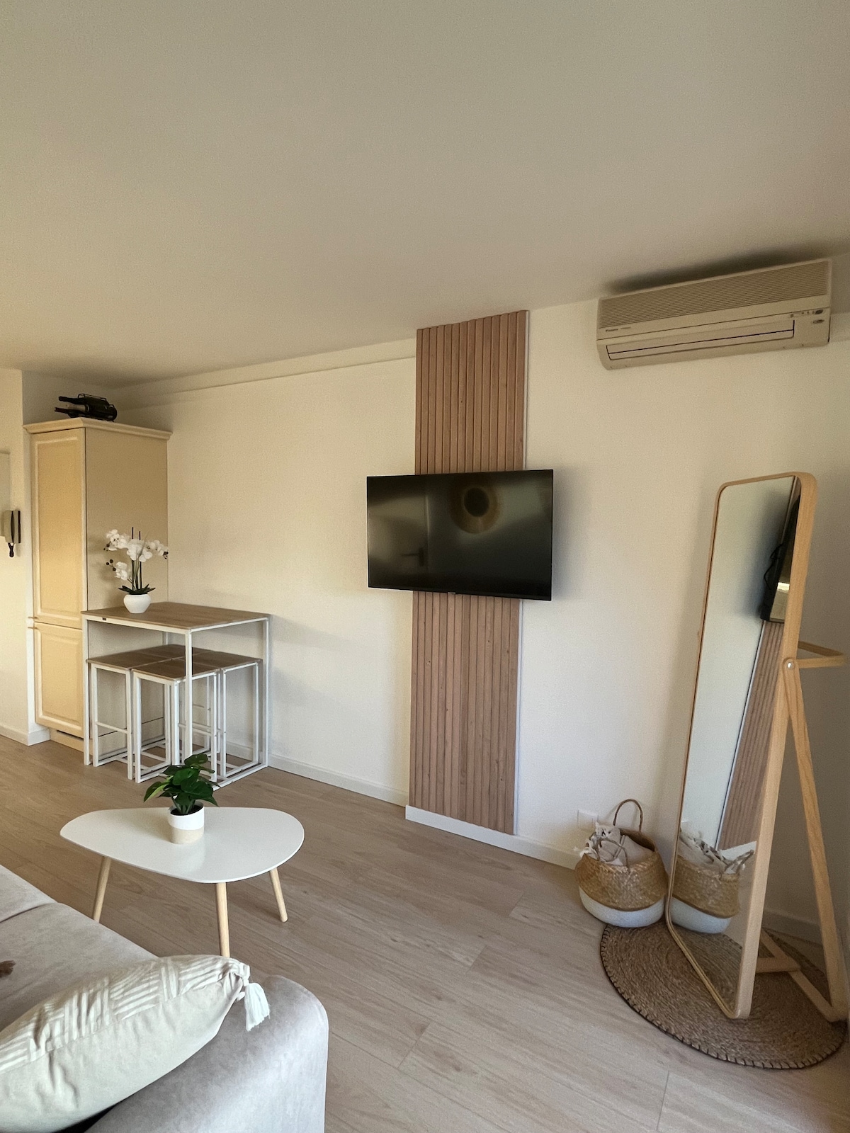 Annuncio Airbnb popolare: Le Lavandou, 3-star apartment
-  Zéphyr - a Le Lavandou