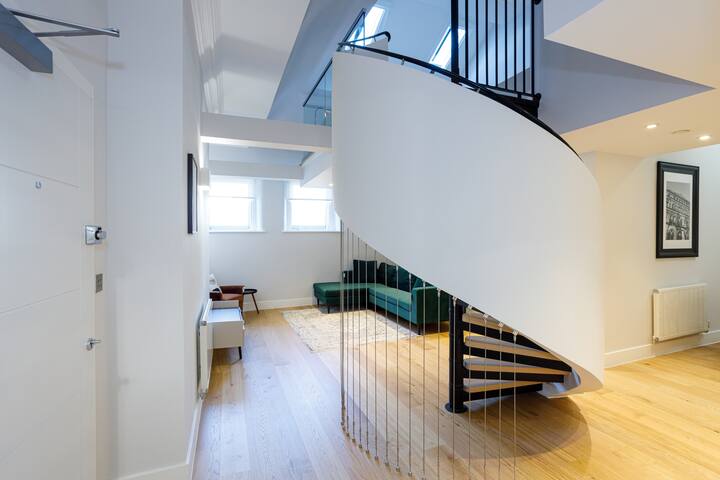 City Centre Duplex Apartment gallery image 2