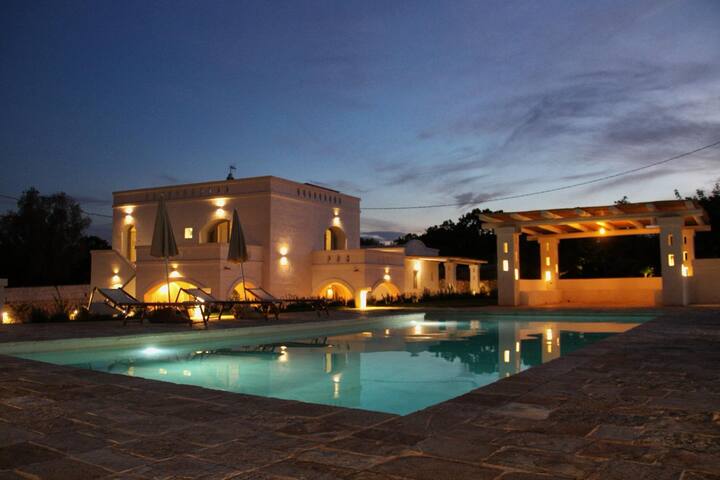 Casale tradizionale con piscina 8 posti letto gallery image 2