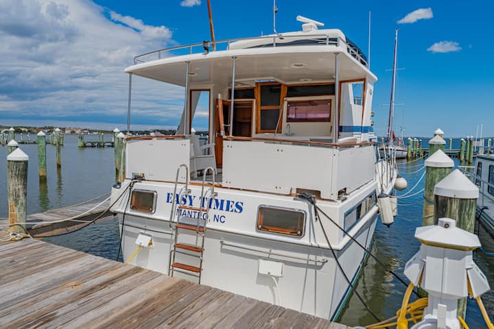 yacht cabin rental