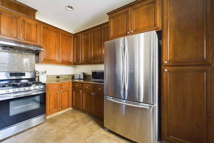 NEW! Bright 3b/2.5ba Silicon Valley home w/garage gallery image 4