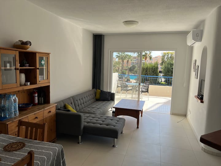Beachside Apt. Near Bus & Lidl - Pafos