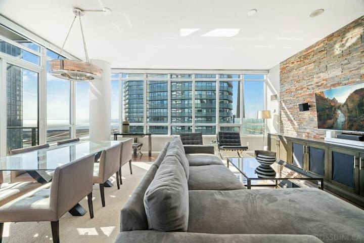 Stunning 2BR Penthouse • Awe-Inspiring Views