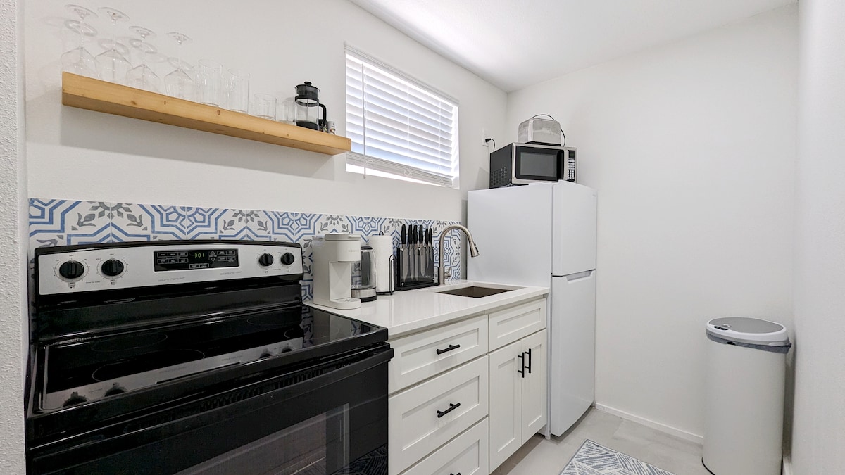 Top performing Airbnb: Bright & Light Cozy Guest Suite + Outdoor Space in Sarasota Springs