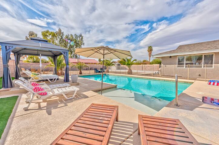 5 Stars 5BDR .5 ACR LOT Big Pool & Game Room!