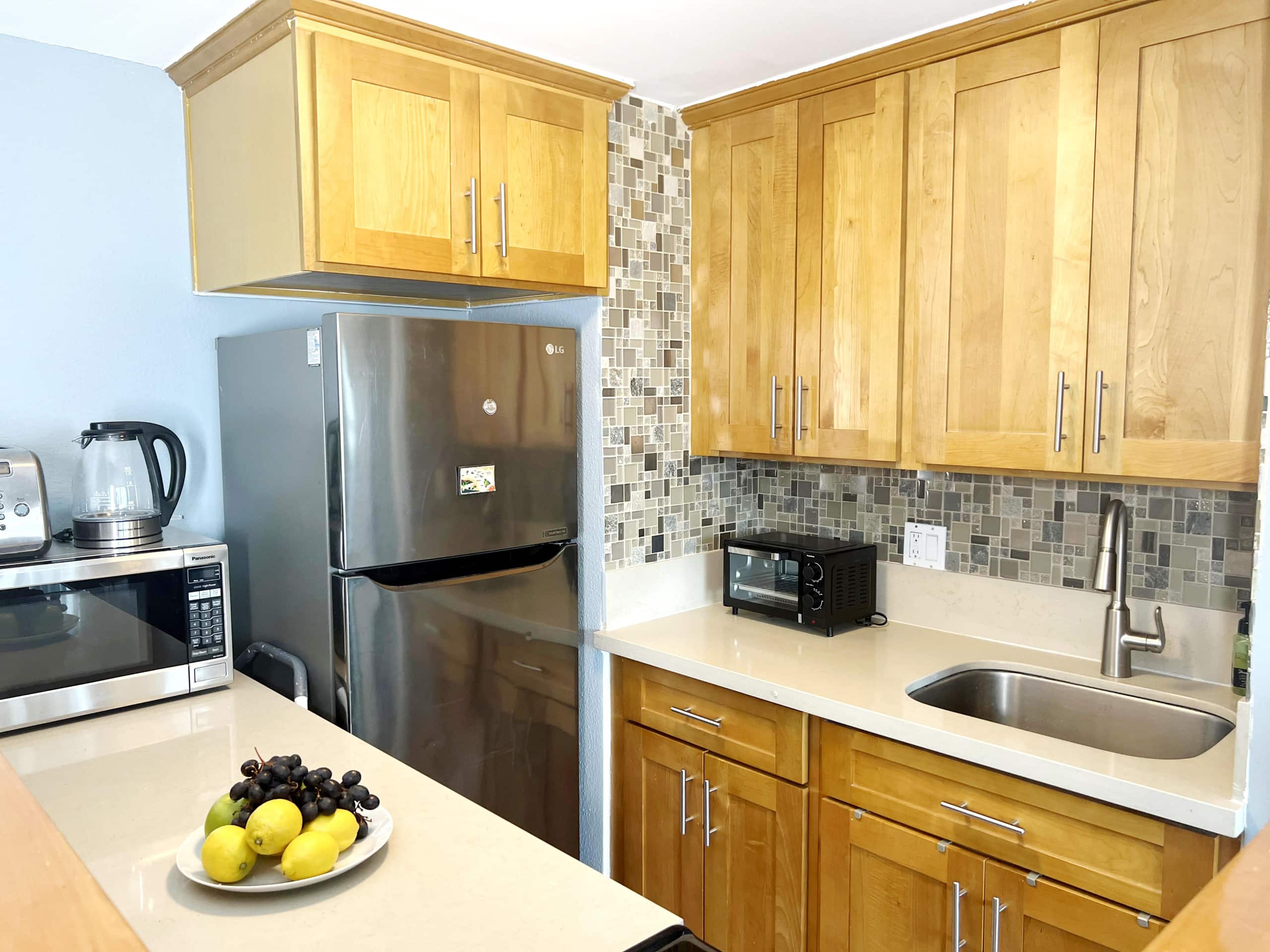 Center of Waikiki - 1 Bedroom 3 Queen Size Beds - Image 12