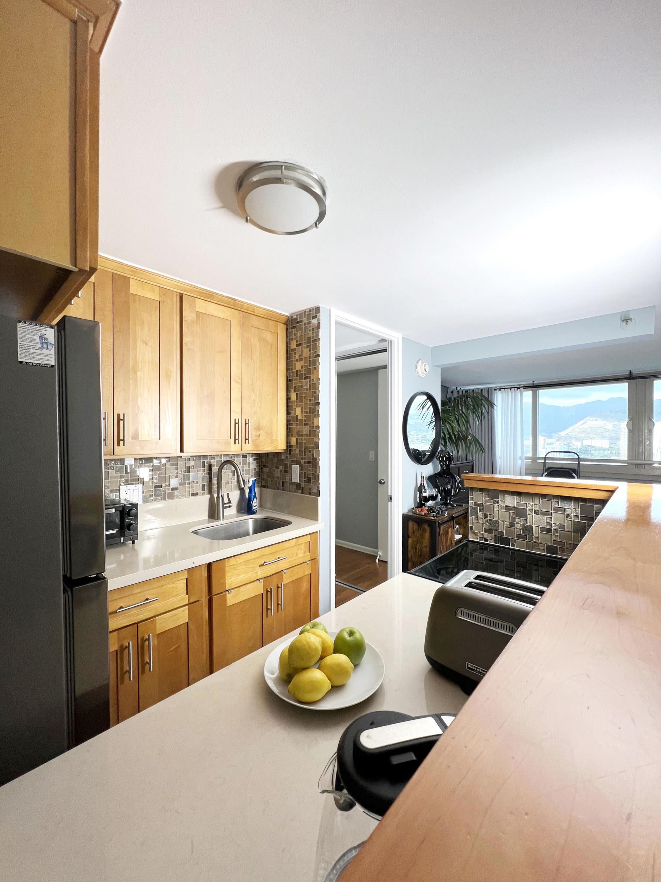 Center of Waikiki - 1 Bedroom 3 Queen Size Beds - Image 13