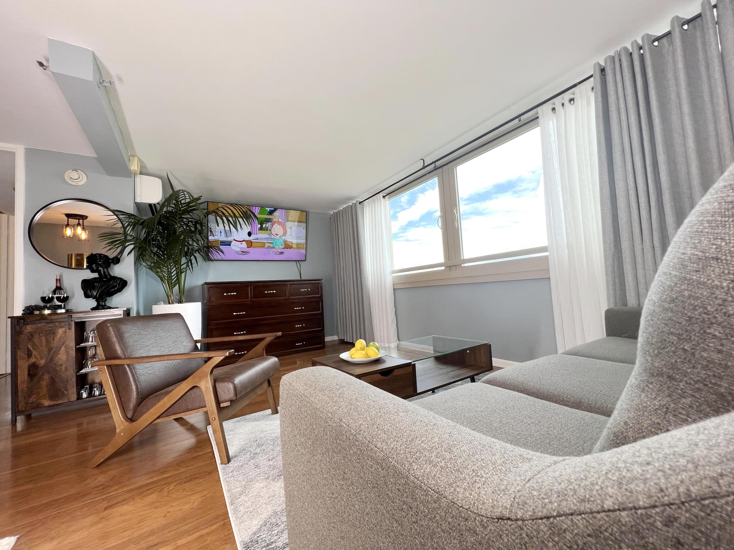 Center of Waikiki - 1 Bedroom 3 Queen Size Beds - Image 6