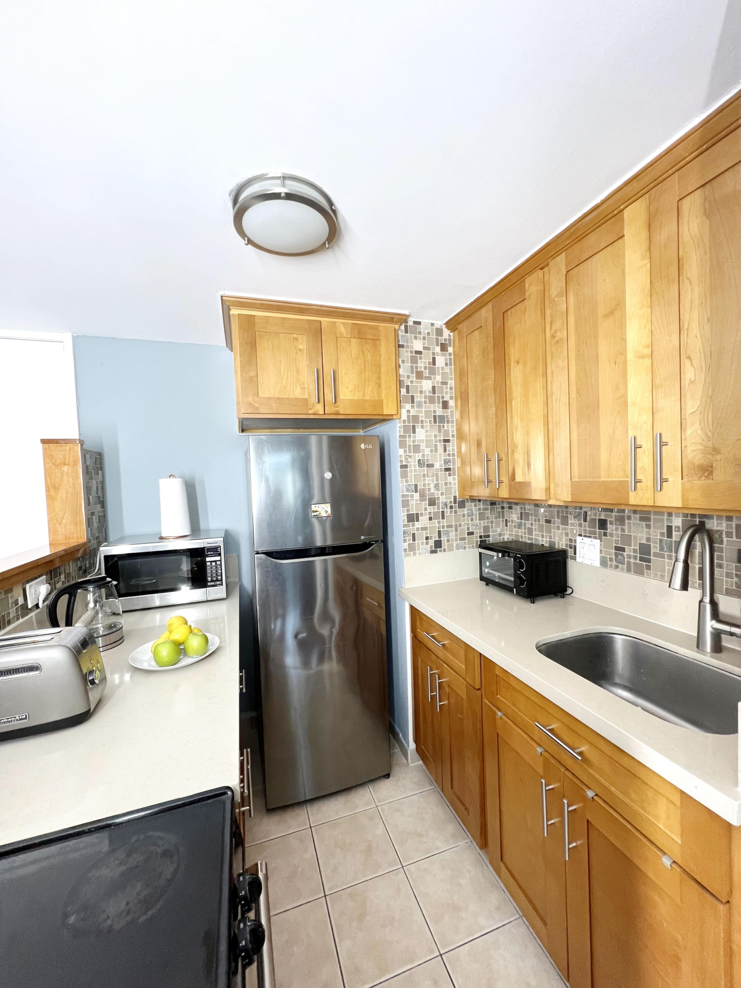 Center of Waikiki - 1 Bedroom 3 Queen Size Beds - Image 15